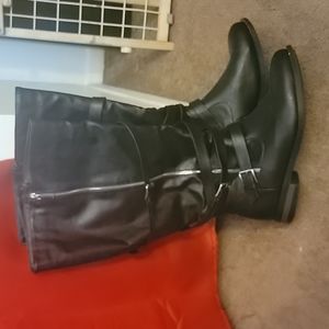 Black flat boots size 12ww